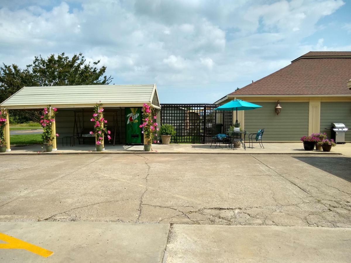 Southern Comfort Suites Mayfield エクステリア 写真