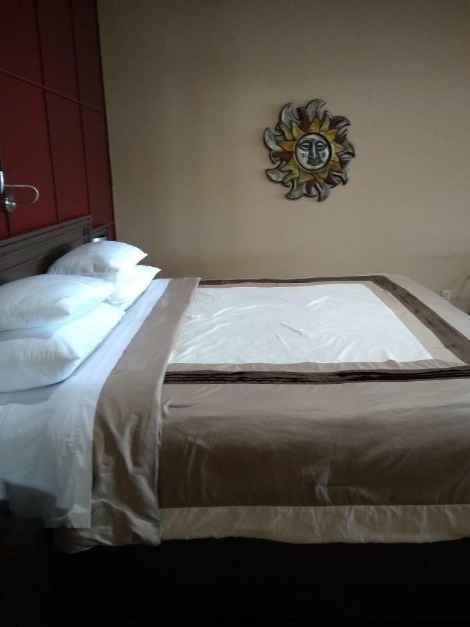 Southern Comfort Suites Mayfield エクステリア 写真
