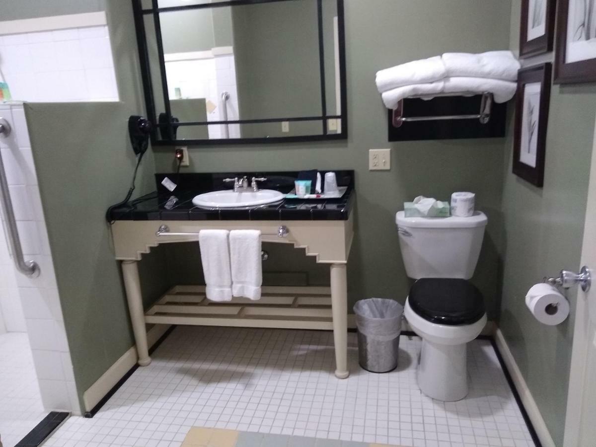 Southern Comfort Suites Mayfield エクステリア 写真